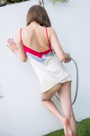 《漂亮的女邻居》电影在线播放